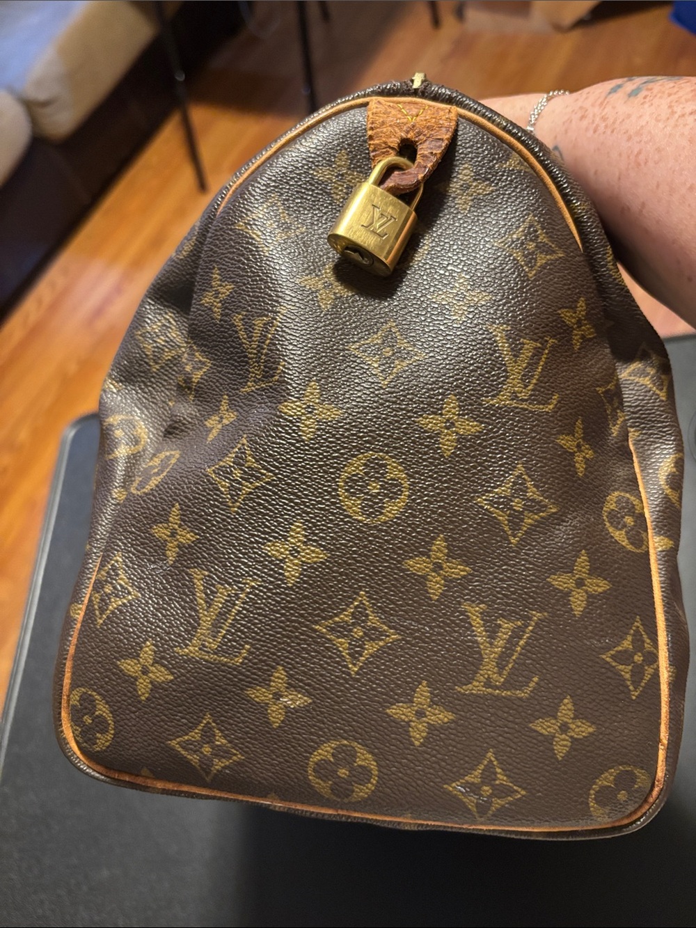 Louis Vuitton Monogram Canvas- Speedy 30 - Picture 5 of 15